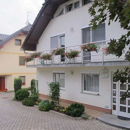 Apartment Sobe Ravbar Novo Mesto Kamer foto