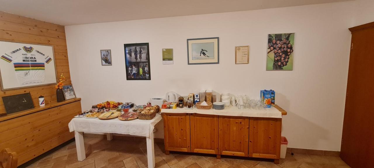 Apartment Sobe Ravbar Novo Mesto Buitenkant foto
