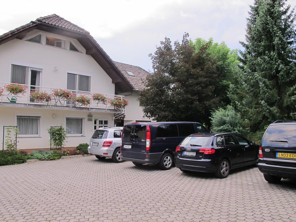 Apartment Sobe Ravbar Novo Mesto Buitenkant foto