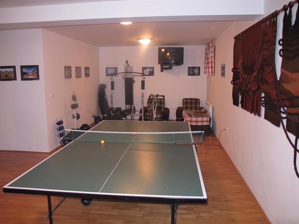 Apartment Sobe Ravbar Novo Mesto Buitenkant foto