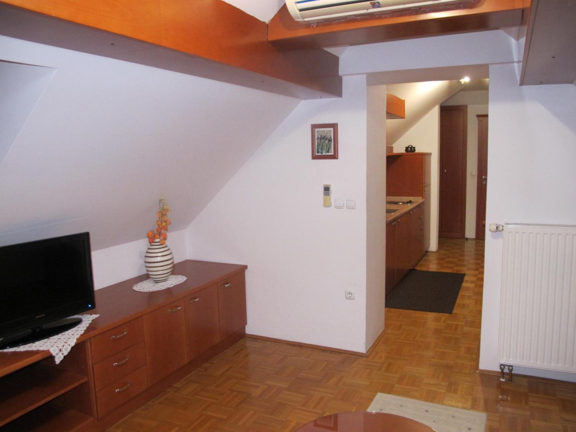 Apartment Sobe Ravbar Novo Mesto Kamer foto