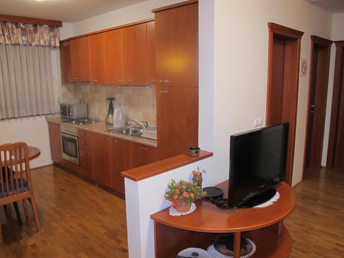 Apartment Sobe Ravbar Novo Mesto Buitenkant foto
